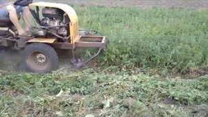Роторная косилка на мини-трактор. Косьба запущенной земли.