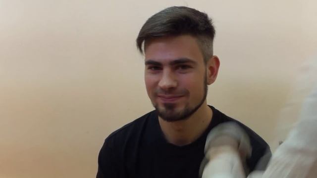 Прокол уха пистолетом. смотреть онлайн