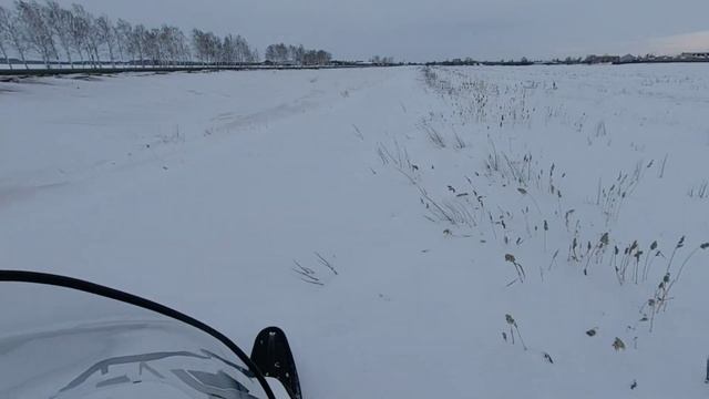 Быстрая и мощная покатушка на снегоходе Тайга Варяг 550V смотреть онлайн