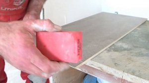 С каких стен надо начинать укладку плитки в ванной? Как я это делаю.