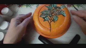 Декорирование пластмассовой тарелки "декупаж"