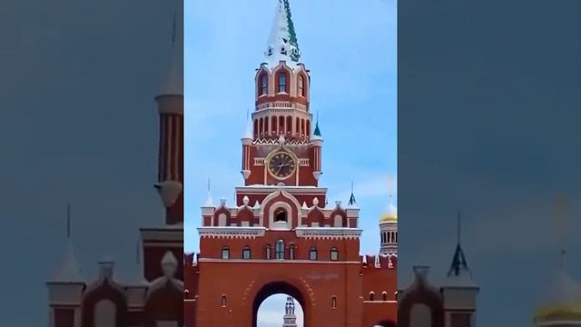 Необычный светофор в центре Йошкар-Олы