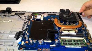 Не включается ноутбук Samsung NP300E5X, не реагирует на нажатие кнопки питания.