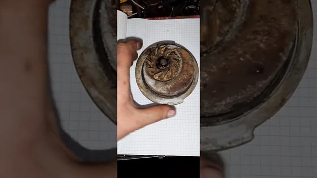 Почему не греет печка. Проблема с помпой. Сгнила крыльчатка. смотреть онлайн