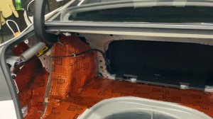 Тайота Камри на замене штатных динамиков и шумо виброизоляции