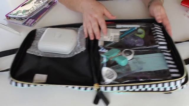 What's in my travel scrapbooking bag? (Traveller's notebook)