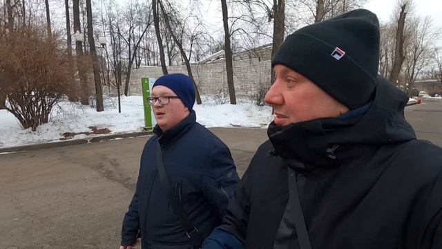 Ренат, Впервые Попробовал Вареники .. Зимний Парк Горького / ВЛОГ смотреть онлайн