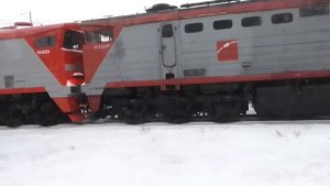 Старенький тепловозик/2ТЭ10м в мазуте/Nanoбуржуйка в ТЭ10м.Шел 2022 год...