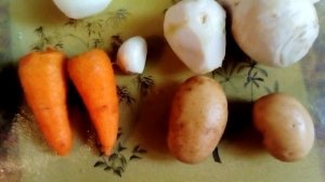 Мясо, тушёное с репой и овощами