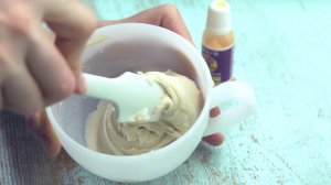 Использование красителей.