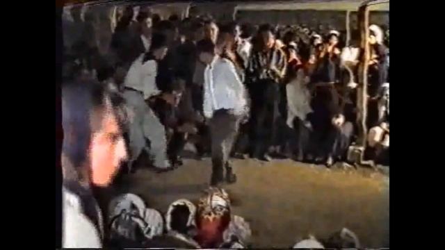 ЛЕЗГИНКА ПРОСТАЯ СЕЛЬСКАЯ НАРОДНАЯ. ЭТО НЕ ПРОФЕССИОНАЛЬНО ЭТО ОТ ДУШИ .1996. СЕЛЬСКАЯ СВАДЬБА смотреть онлайн