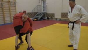 ЗМС по самбо Антон Новиков о боковом перевороте.