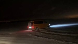T4 syncro winter off-road test drive in field. Т4 синхро зимний тест драйв в поле.