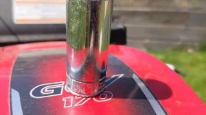 Honda Lawnmower - Changing Oil, Spark Plug, filter and mowing tall grass! Honda HRN 216 GCV 170