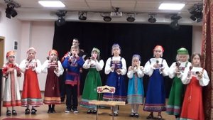 "Ой, при лужку, при лужке". Русская народная песня. Детский хор "Зорюшка"