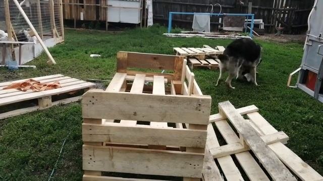Скамейка из поддонов