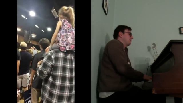 Trump Rally National Anthem with Piano смотреть онлайн