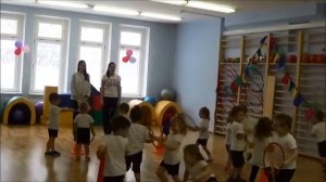 Подвижная игра в билингвальной группе для детей 3-4 лет «Веселое путешествие»