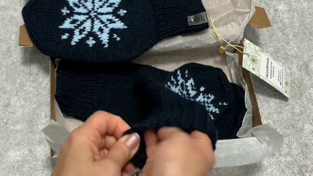 Подарок парню на Новый год Варежки для влюбленных вязаные из шерсти смотреть онлайн