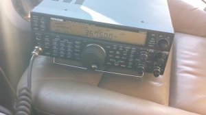 Kenwood TS-590 работает в автомобиле