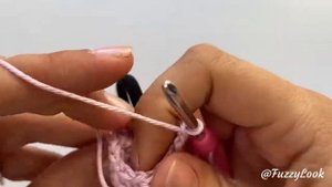 Резинка для волос крючком Пончик/Легко и просто/Вязание для начинающих/Crochet scrunchie/DIY