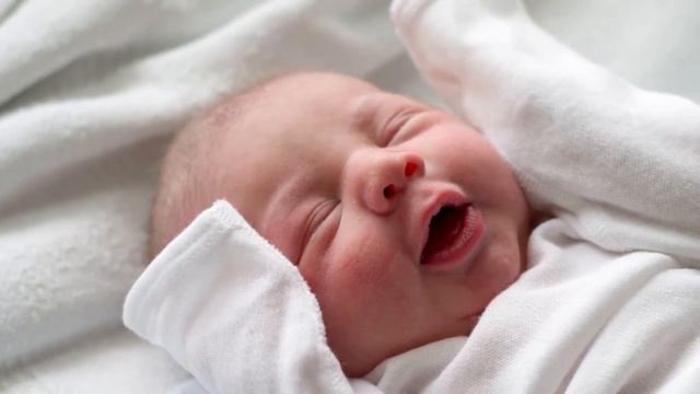 ЧТО ДОЛЖЕН УМЕТЬ НОВОРОЖДЕННЫЙ РЕБЕНОК НА ЧЕТВЕРТОЙ НЕДЕЛЕ смотреть онлайн