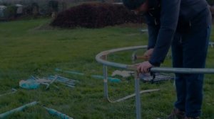 Весёлые выходные или как папа дочке батут устанавливал.