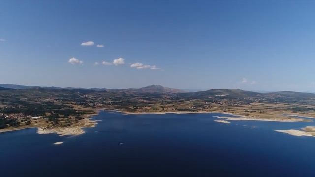 Бас гитара для начинающих #6 / Трехпальцевая техника звукоизвлечения / Глушение струн / bass lesson смотреть онлайн