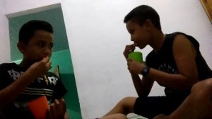 Quem come acelora mais ligeiro