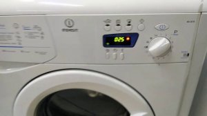 Узкая стиральная машина Indesit WIUL 83.