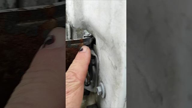Не открывается дверь ГАЗели снаружи