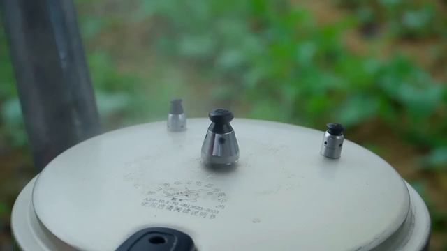 秋妹用蟲草花燒醬肘子吃，入口即化肥而不膩，湯汁拌飯太過癮！【颜美食】 смотреть онлайн