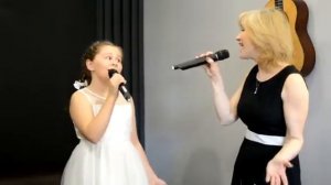 Проект "Споем вместе! Учитель -ученик". Поет Шапаева Кристина "Как прекрасен этот мир"