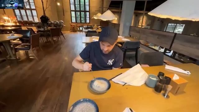 ЗУБАРЕВ УГАРАЕТ НА ОБЕДЕ В КИТАЙСКОМ РЕСТОРАНЕ ВМЕСТЕ С ДЕВУШКОЙ смотреть онлайн