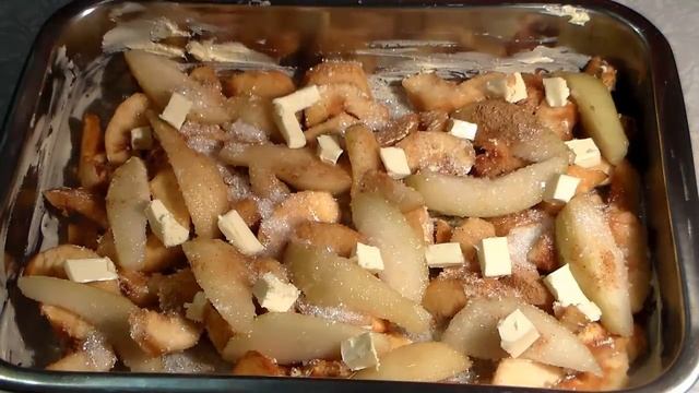 Запечённая айва с грушей