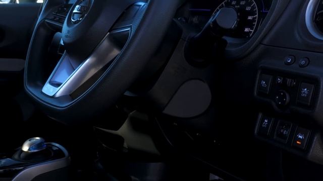 2017 Nissan Note E-POWER X смотреть онлайн