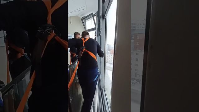 Процесс замены фасадного стеклопакета на 8 этаже подробное описание Часть 2 заменастеклопакета