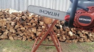 Hitachi CS33EB chainsaw