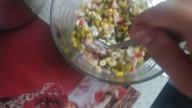 "холостяк на кухне" : готовим легкий обед и говорим о жизни и быте смотреть онлайн