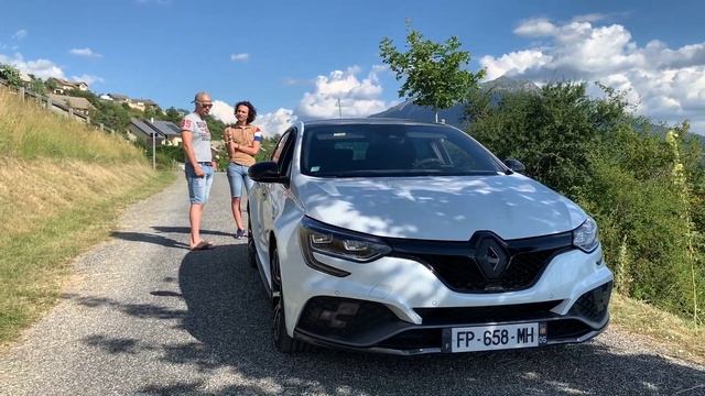 Modif ? Conso ? Pourquoi la Megane 4RS trophy ? (Interview Mégane 4RS TROPHY) смотреть онлайн