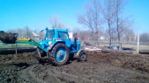 Чистка навоза,самодельным погрузчиком.