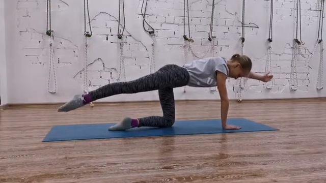 Укрепляет спину и учимся стабилизировать таз в нейтральное положении смотреть онлайн