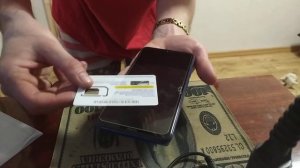 поклеить и снять защитное стекло с любого сенсорного экрана любого устройства на примери РЕДМИ 8