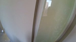 Примыкание откоса и окна. Разделительная лента и силакрил.