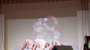 танец на 8 марта " Дом "