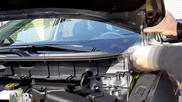 Установка газового упора капота Nissan X-Trail T32 смотреть онлайн