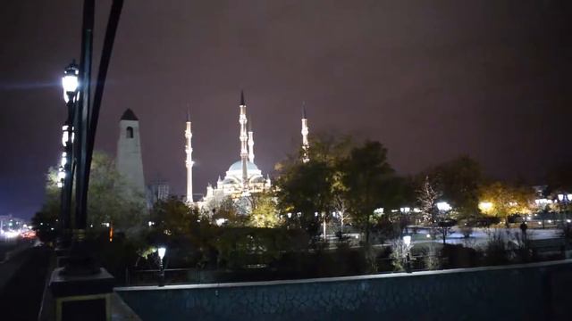 Россия, Грозный ночью здания, подсветка, проспекты, 2018 смотреть онлайн