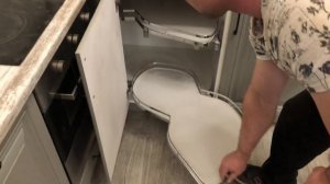 Кухонный гарнитур фрезерованные фасады со шпоном