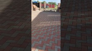 Укладка тротуарной плитки кирпичик