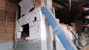 Шурф дома соседа старого сапожника. А где же КРЫНКА с монетами?  ЧАСТЬ 2 #деревня #коп #шурф